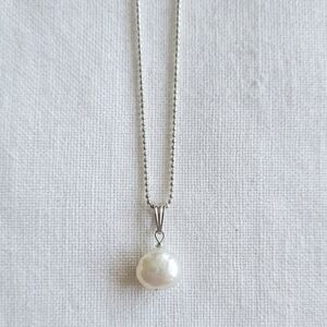 Sterling Silver White Pearl Pendant Necklace